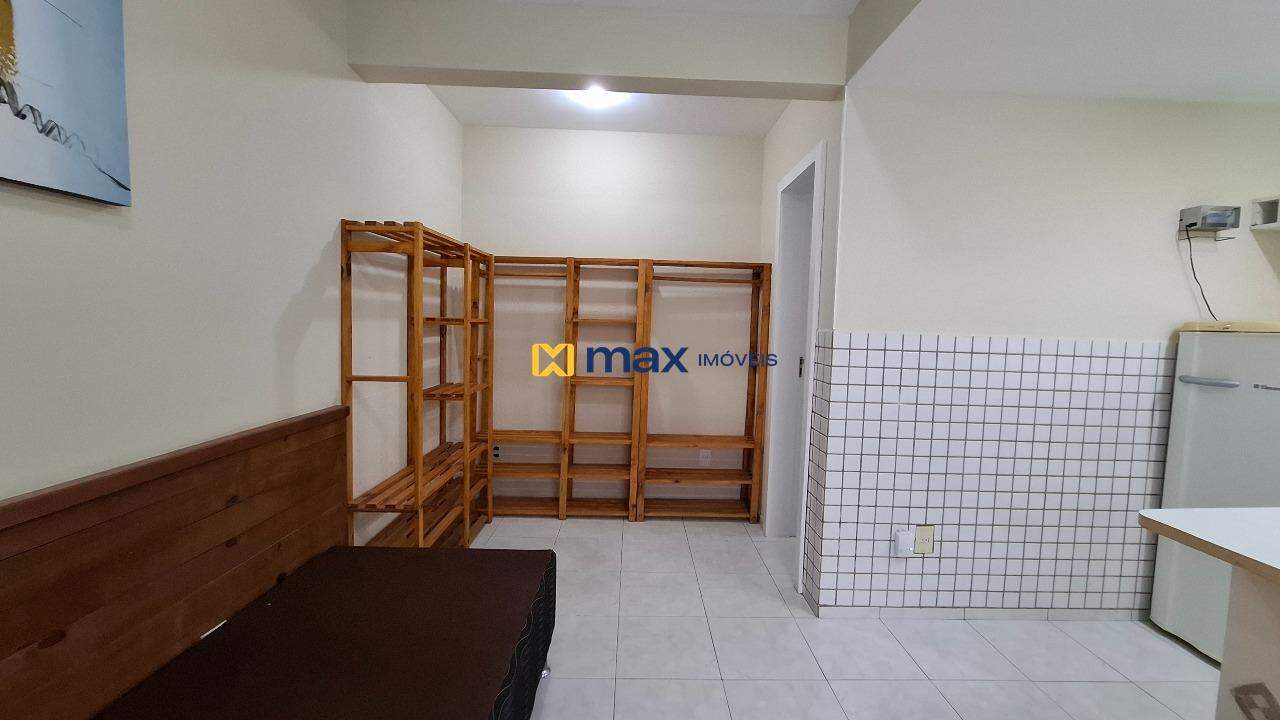 Apartamento para aluguel no Ressacada: Sala/ Quarto
