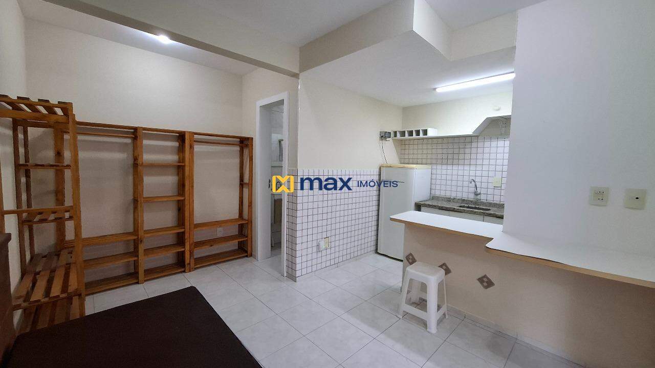 Apartamento para aluguel no Ressacada: Sala/ Quarto