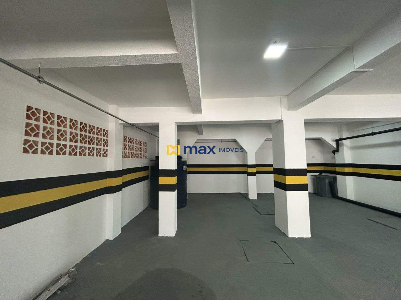 Apartamento para aluguel no Centro: Vaga de Garagem para moto ou bicicleta