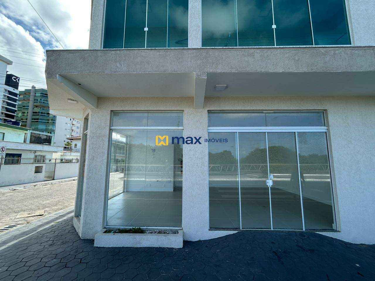 Sala para aluguel no Centro: 