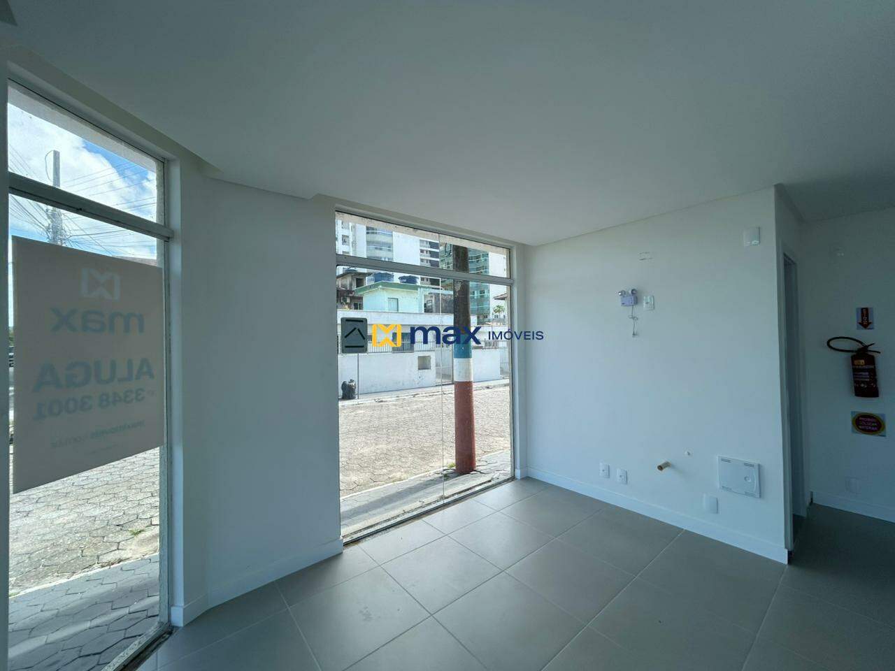 Sala para aluguel no Centro: 