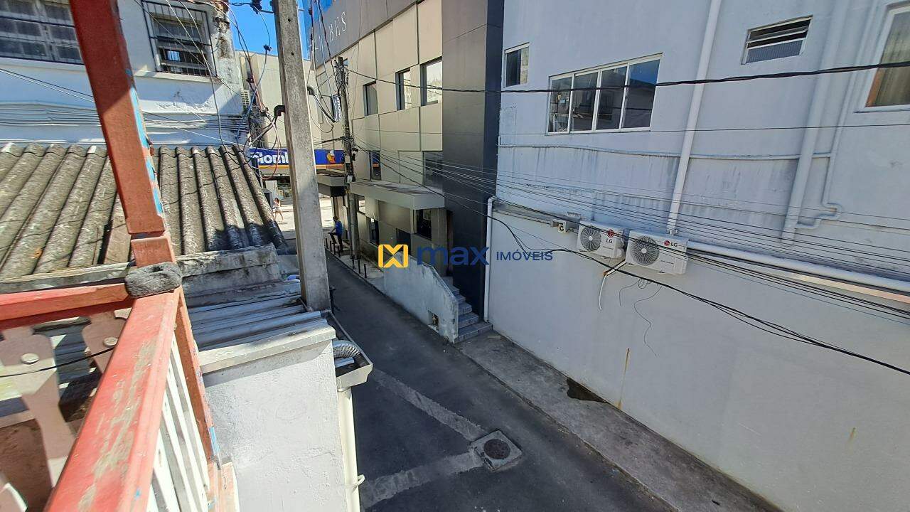 Casa Comercial para aluguel no Centro: Vista da Sacada