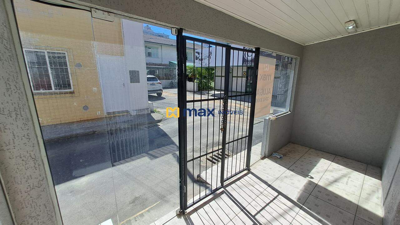 Casa Comercial para aluguel no Centro: Hall de Entrada