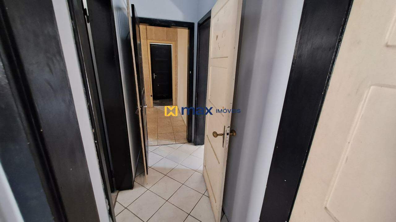 Casa Comercial para aluguel no Centro: Corredor