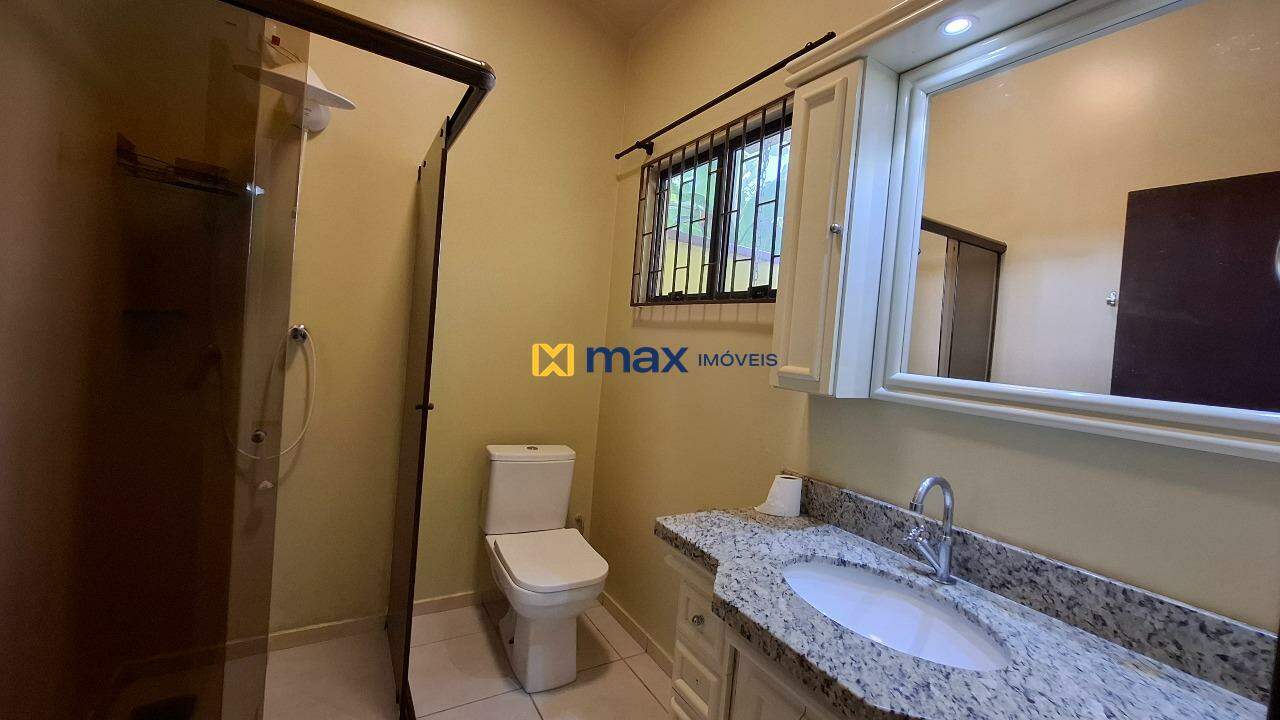 Casa para aluguel no Vila Operária: Lavabo