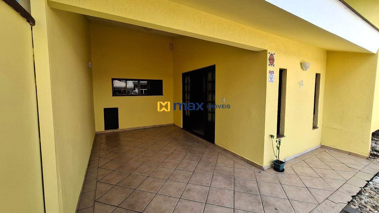 Casa para aluguel no Vila Operária: Garagem