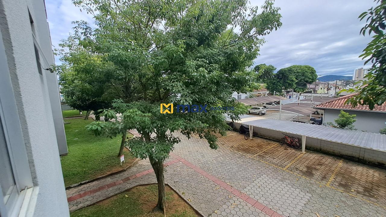 Apartamento para aluguel no Cordeiros: Vista da Sala