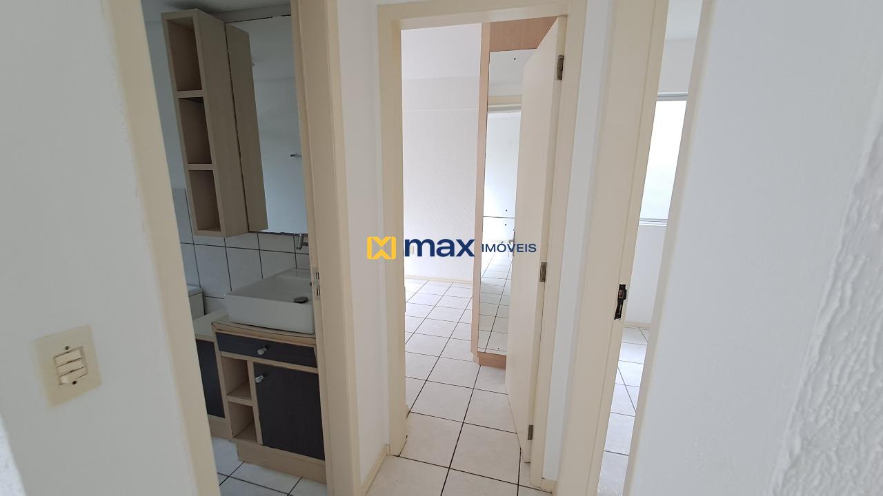 Apartamento para aluguel no Cordeiros: Corredor