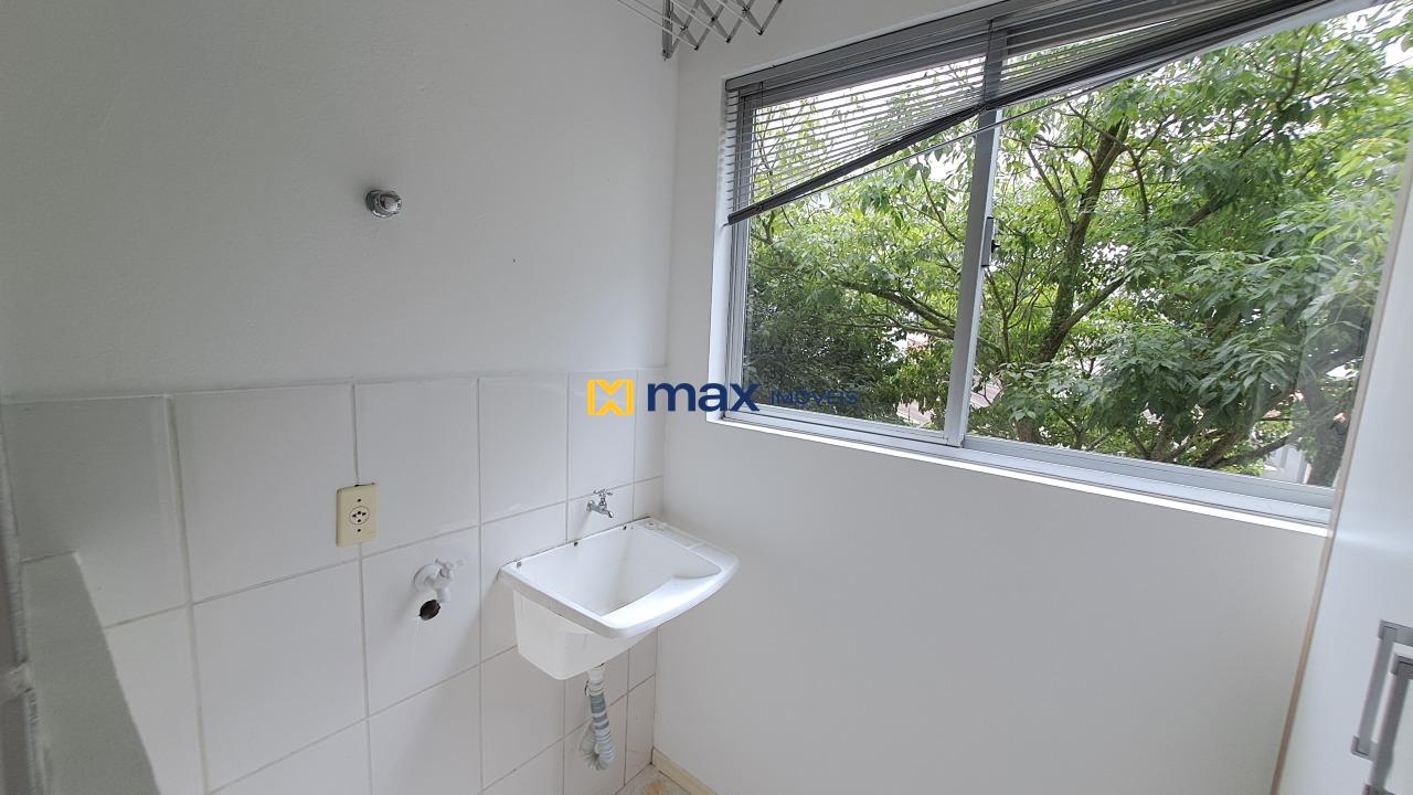 Apartamento para aluguel no Cordeiros: Lavanderia