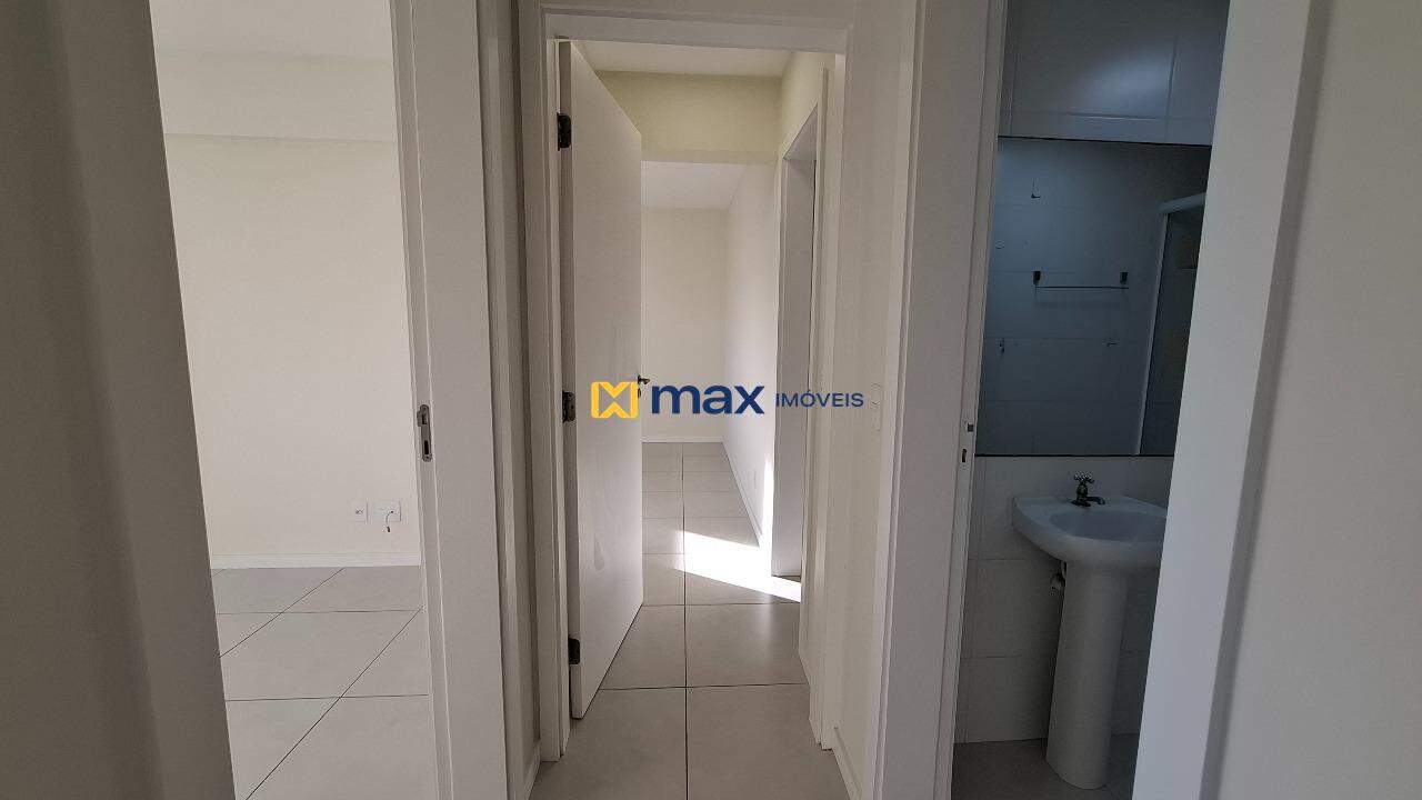 Apartamento para aluguel no Centro: Hall dos Quartos
