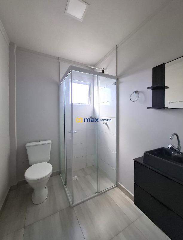 Apartamento para aluguel no Gravatá: Banheiro social 