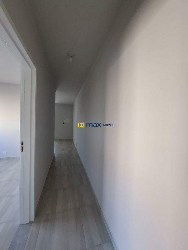 Apartamento para aluguel no Gravatá: Corredor