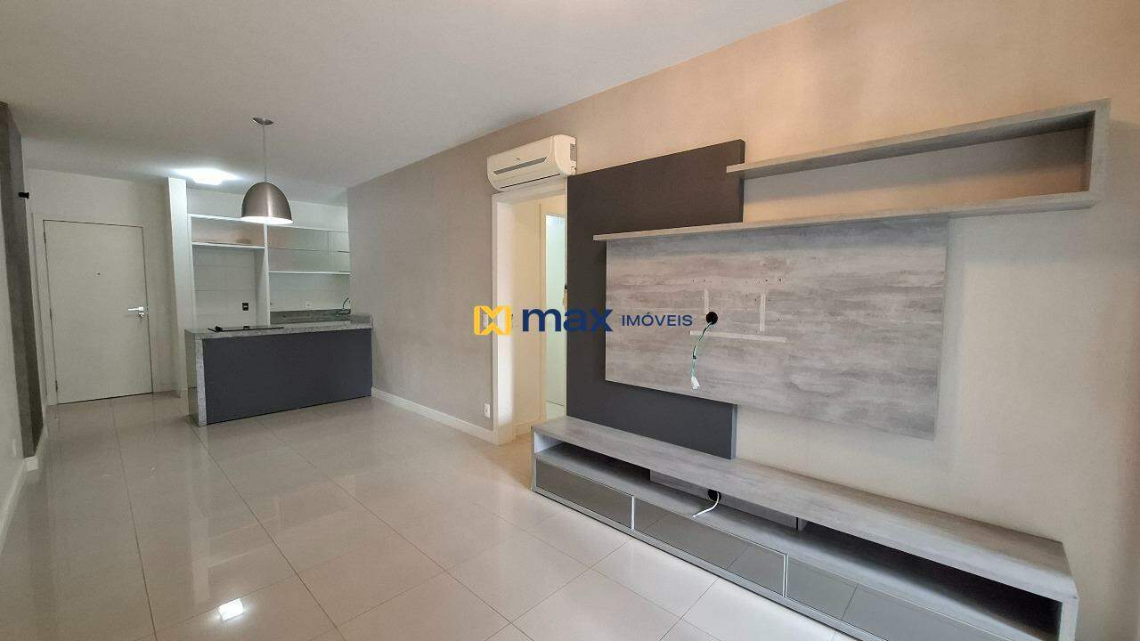 Apartamento para aluguel no Fazenda: Sala de Estar e Jantar