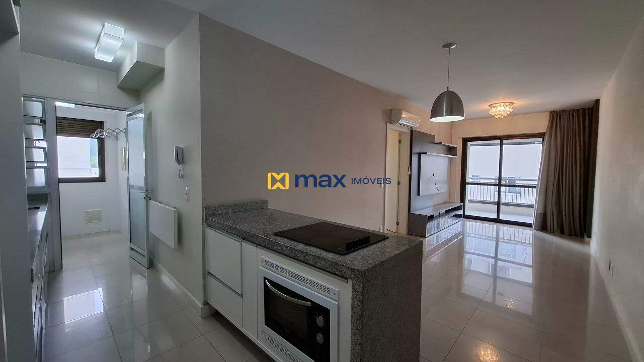 Apartamento para aluguel no Fazenda: Sala de Estar e Jantar