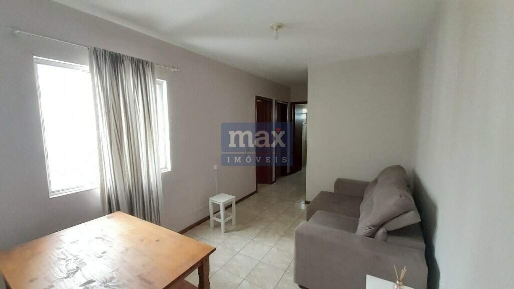 Apartamento para aluguel no Cordeiros: Sala de Estar