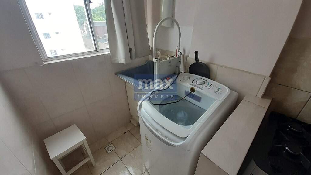 Apartamento para aluguel no Cordeiros: Área de Serviço