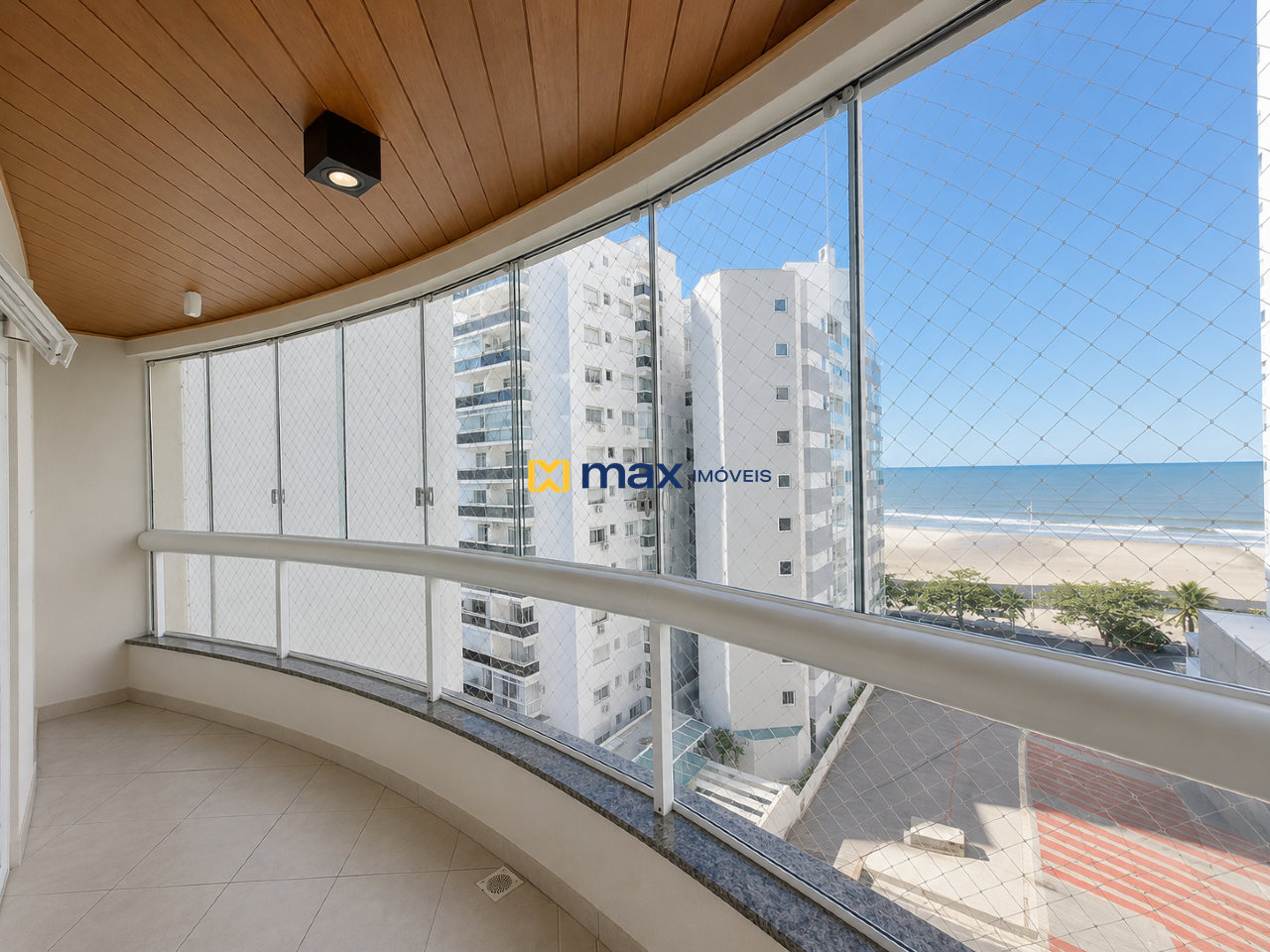 Apartamento para aluguel no Centro: Sacada Quartos (Vista Mar)