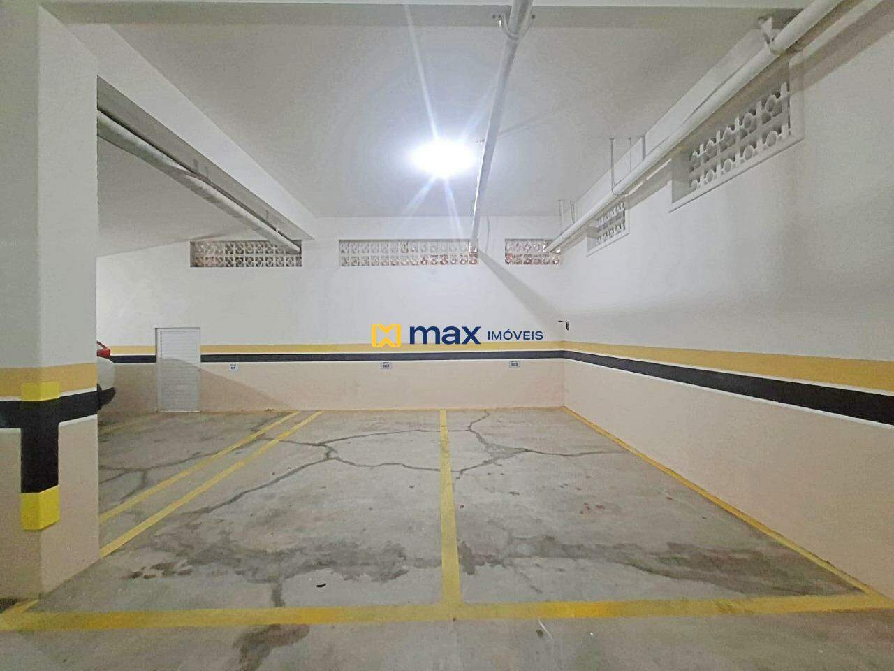 Apartamento para aluguel no Centro: 2 Vagas de Garagem