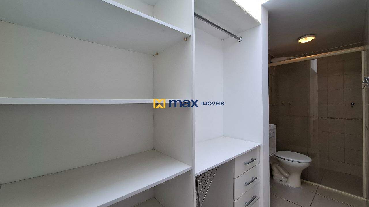 Apartamento para aluguel no Ressacada: Closet Suíte