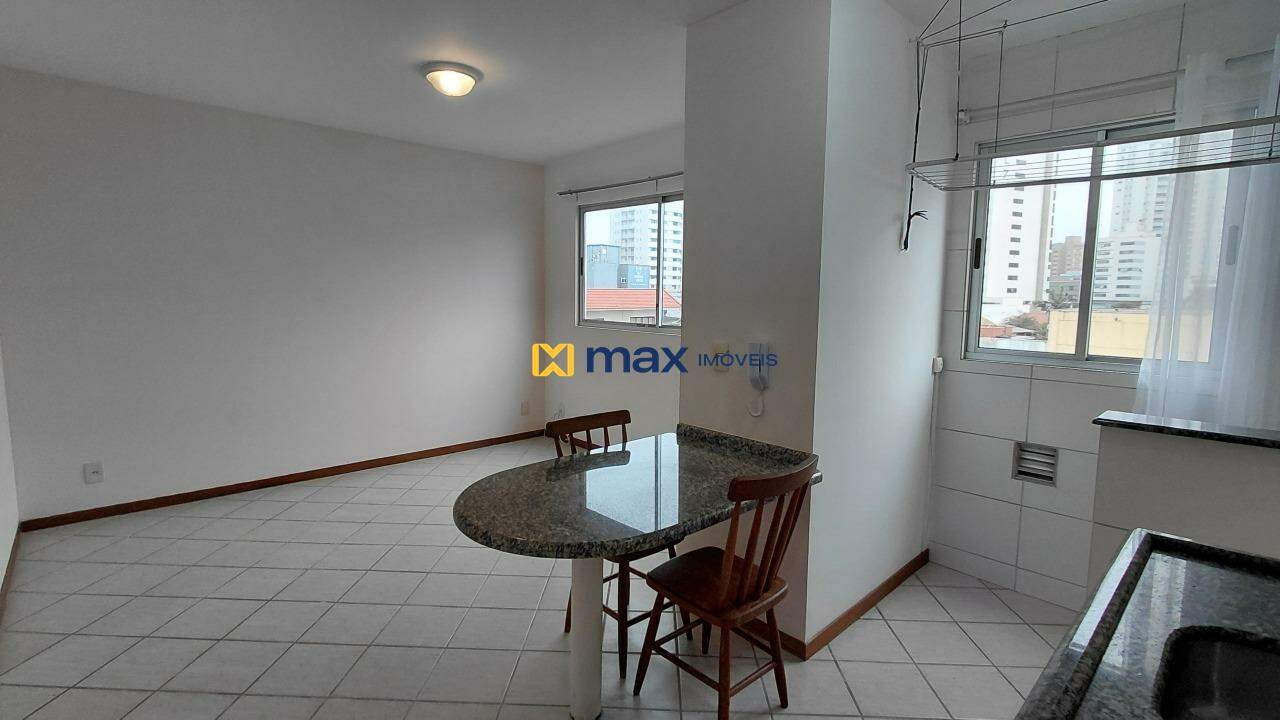 Apartamento para aluguel no Fazenda: Sala de Estar