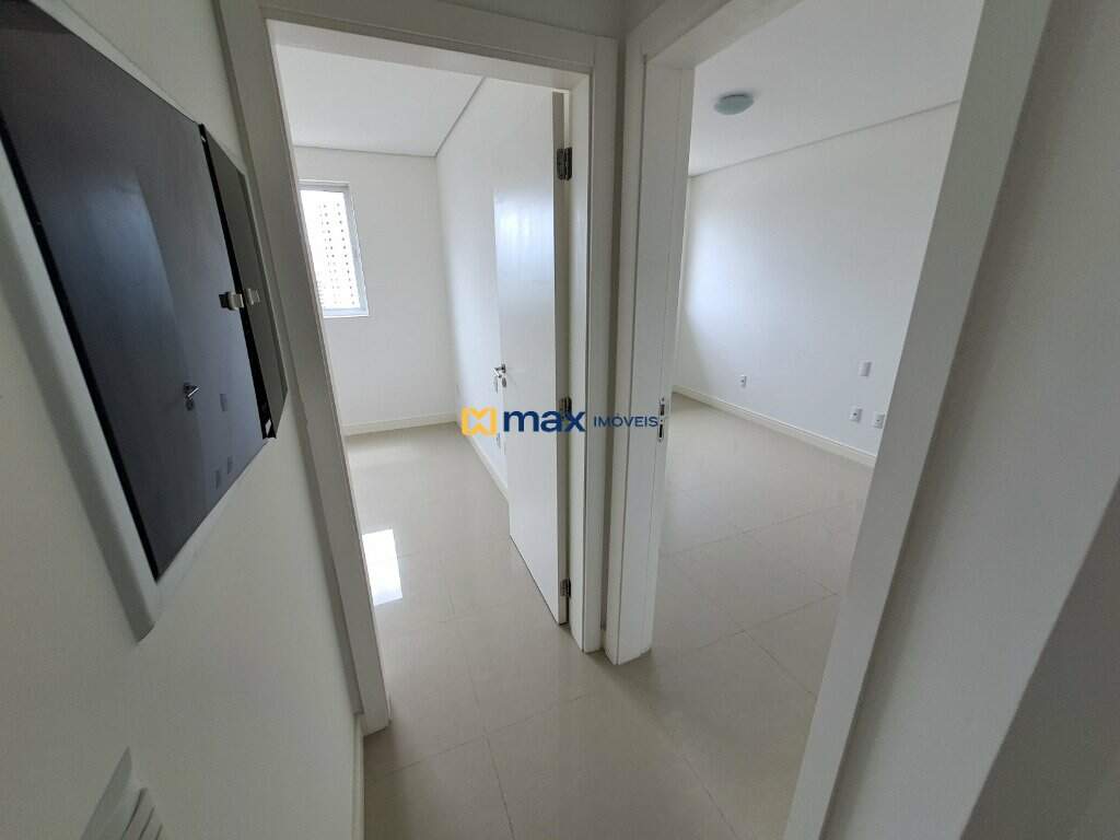 Apartamento para aluguel no Centro: Hall das Suítes