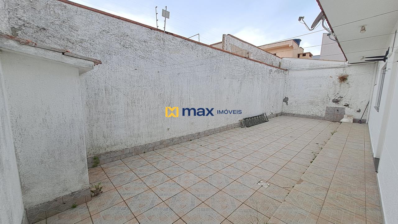 Casa para aluguel no São Judas: Área Externa Fundos