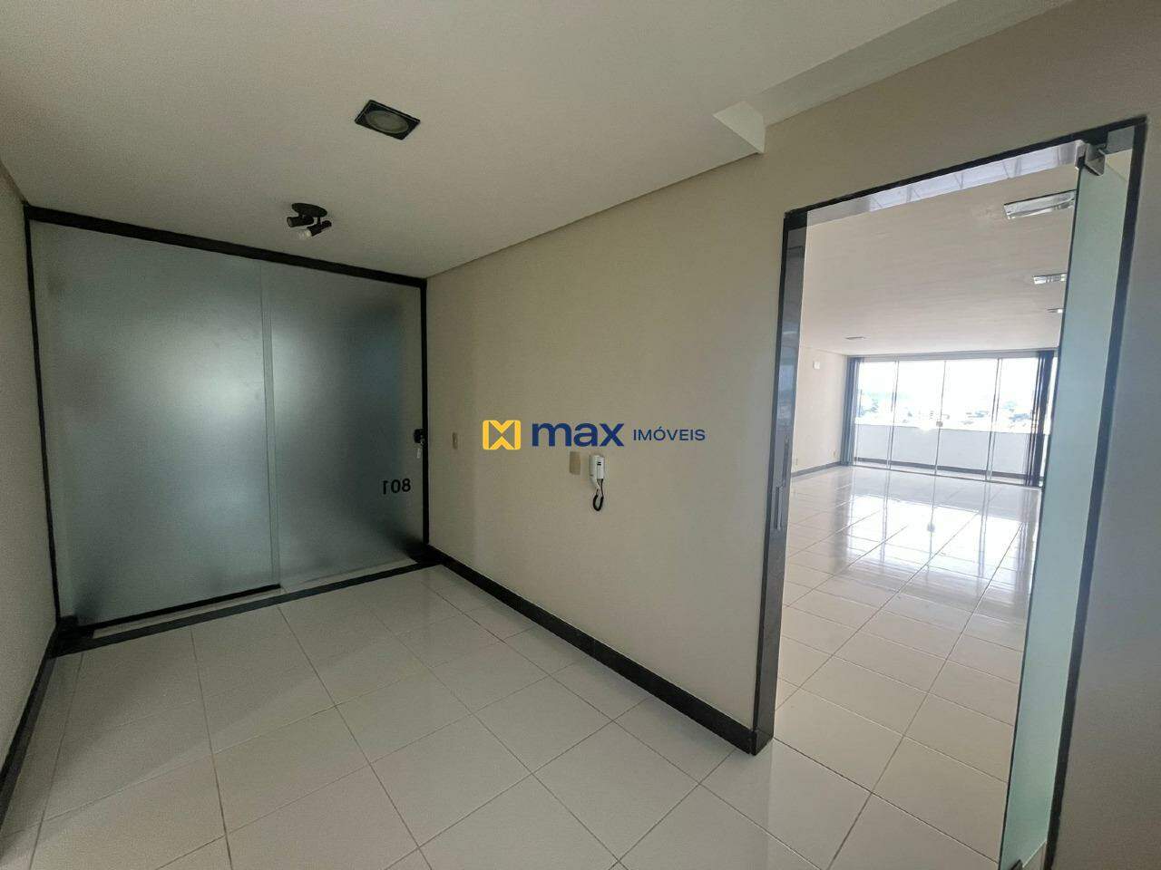Sala para aluguel no Centro: 