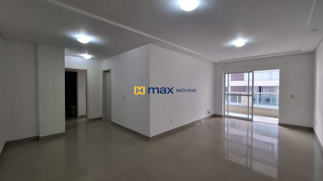 Apartamento para aluguel no Centro: Sala de estar e jantar integrada