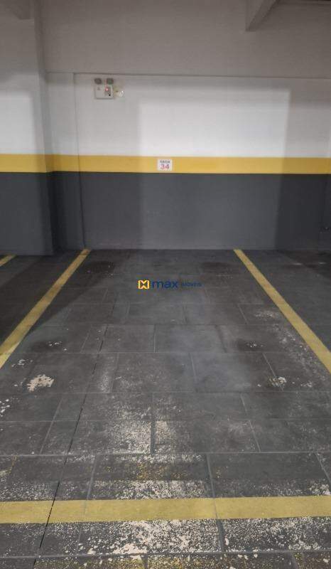 Apartamento para aluguel no Centro: Garagem coberta