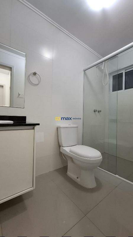 Apartamento para aluguel no Centro: Banheiro social 