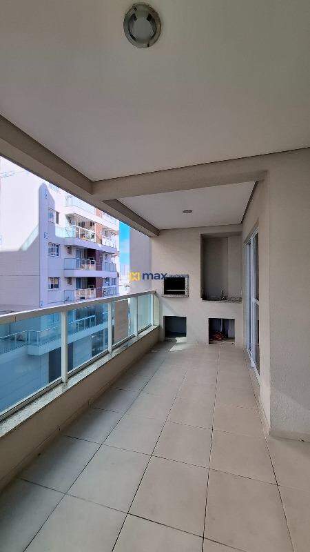 Apartamento para aluguel no Centro: Sacada com churrasqueira