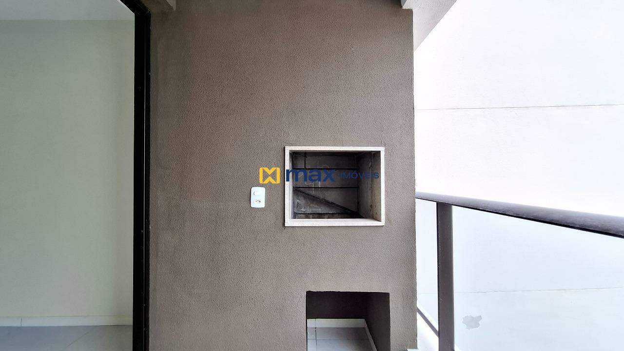 Apartamento para aluguel no Centro: Sacada com churrasqueira