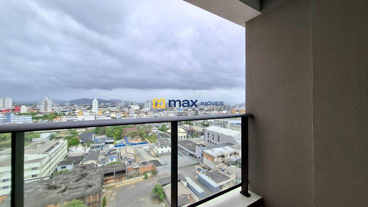 Apartamento para aluguel no Centro: Sacada com churrasqueira