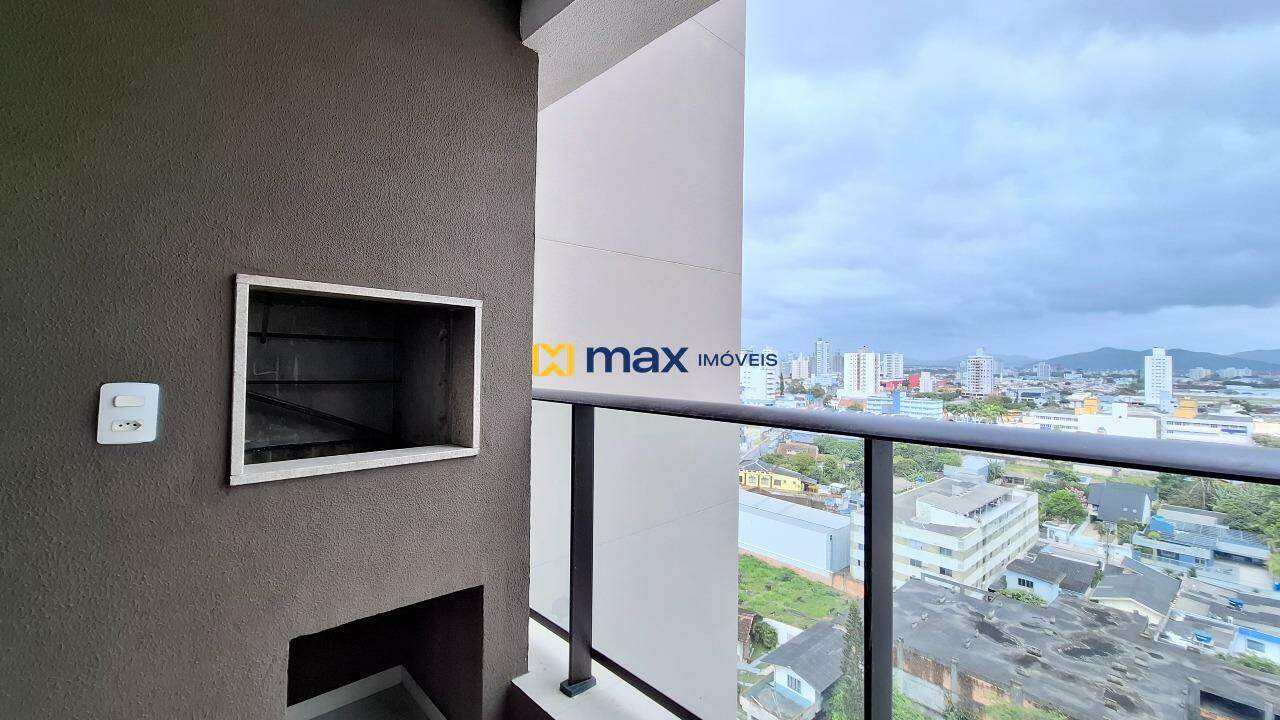 Apartamento para aluguel no Centro: Sacada com churrasqueira