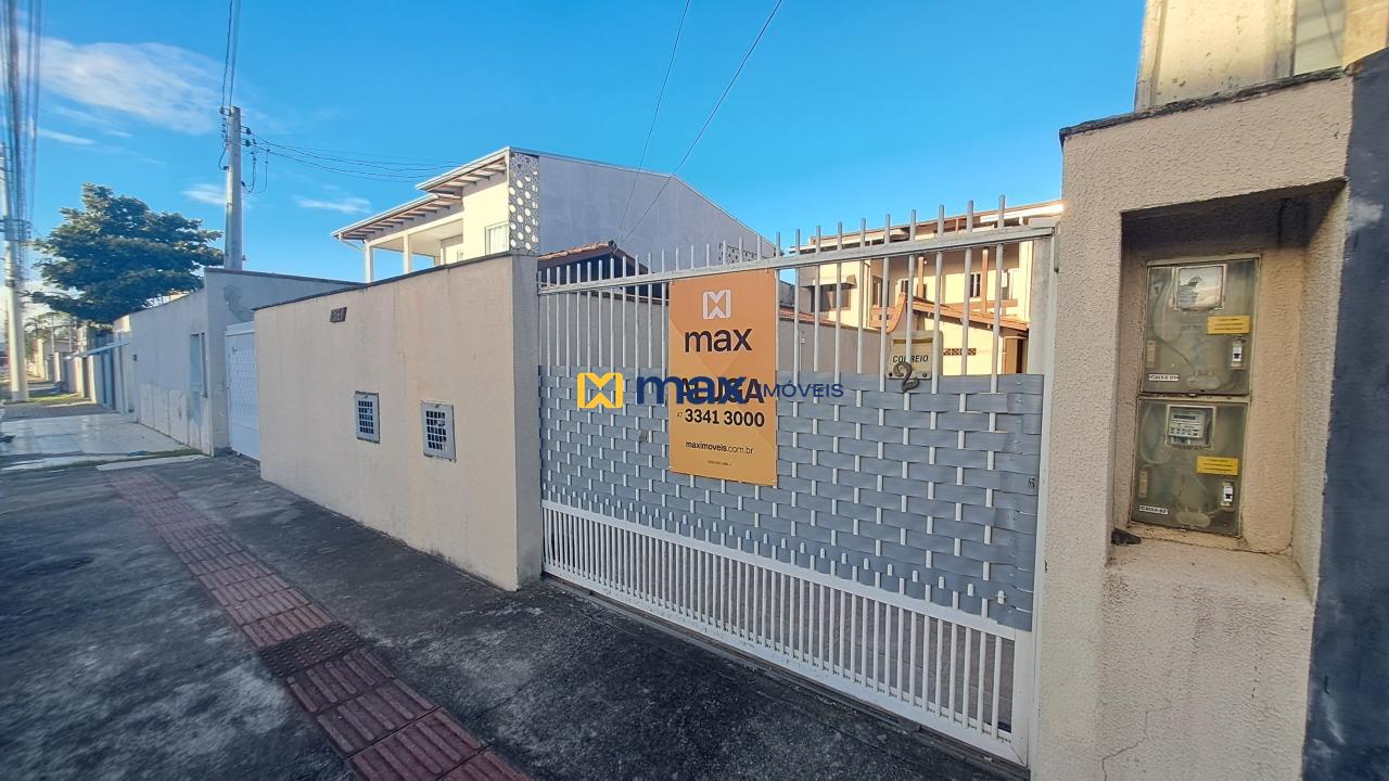 Casa para aluguel no São Vicente: Fachada