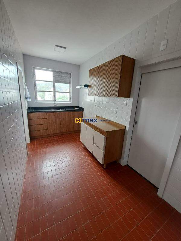 Apartamento para aluguel no Cabeçudas: Cozinha