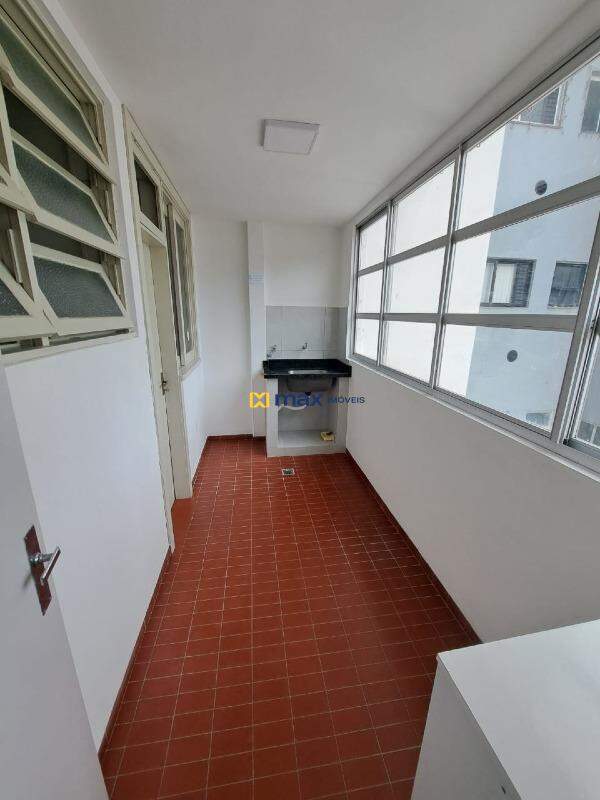 Apartamento para aluguel no Cabeçudas: Área de serviço