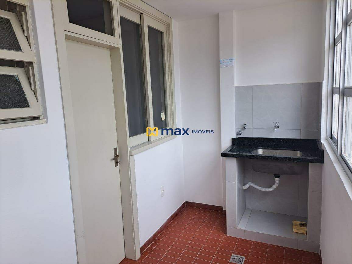 Apartamento para aluguel no Cabeçudas: Area de serviços