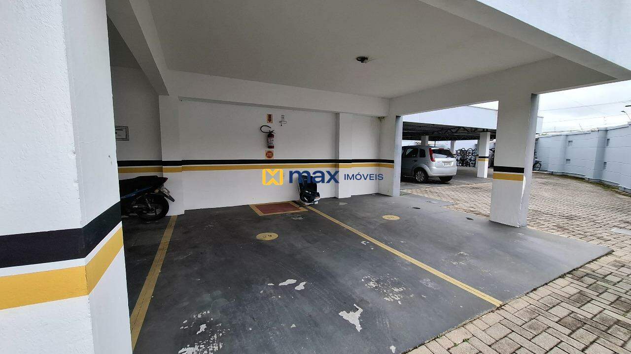 Apartamento para aluguel no Carvalho: Garagem