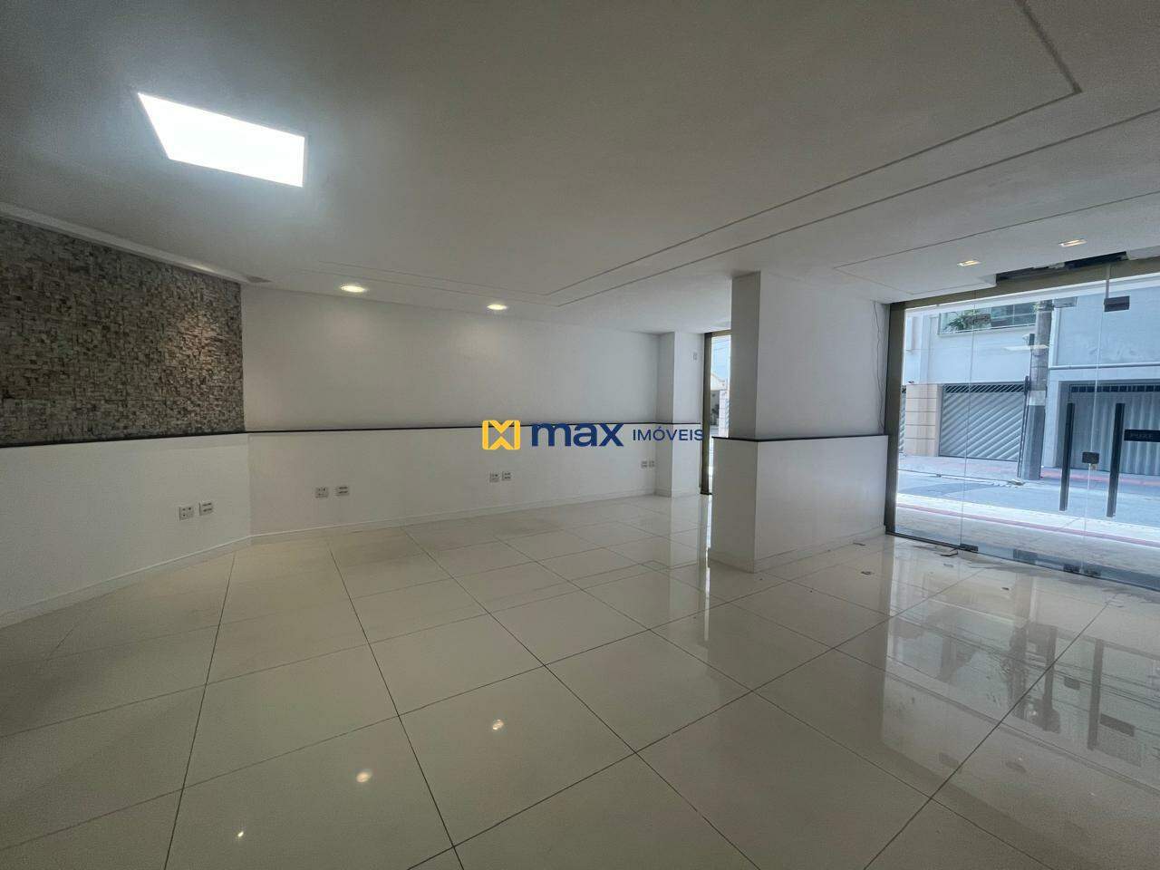 Sala para aluguel no Centro:
