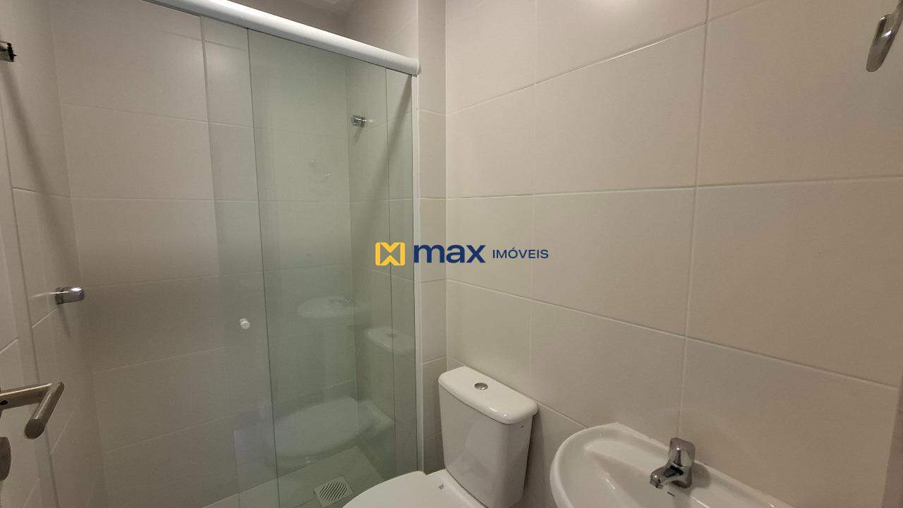 Apartamento para aluguel no Fazenda: Banheiro Lavanderia