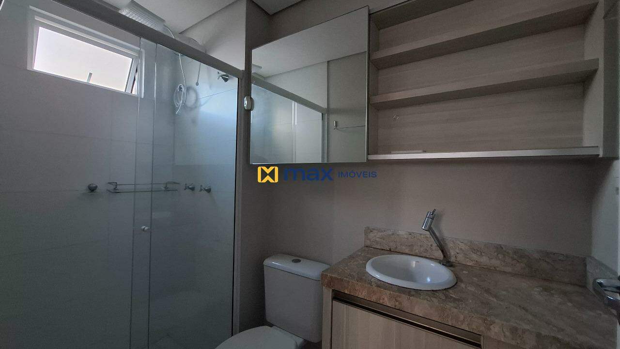 Apartamento para aluguel no São João: Banheiro Suíte