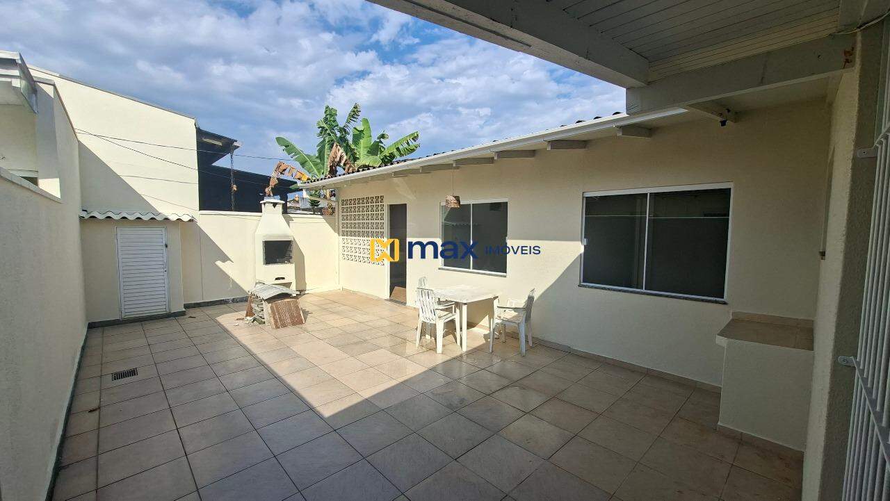 Casa para aluguel no São Vicente: Área Externa Fundos