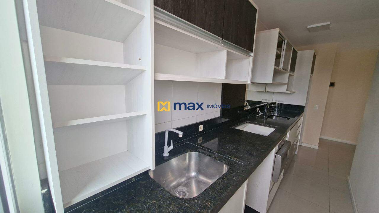 Apartamento para aluguel no São João: Cozinha/ Lavanderia