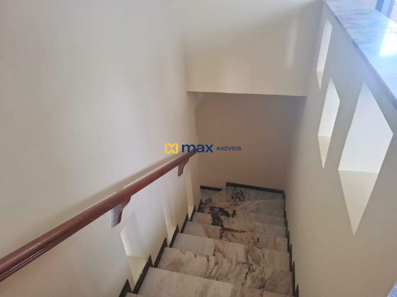 Casa para aluguel no Fazenda: Escada