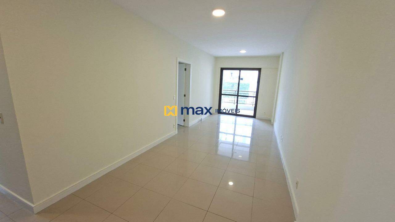 Apartamento para aluguel no Fazenda: Sala de Estar e Jantar