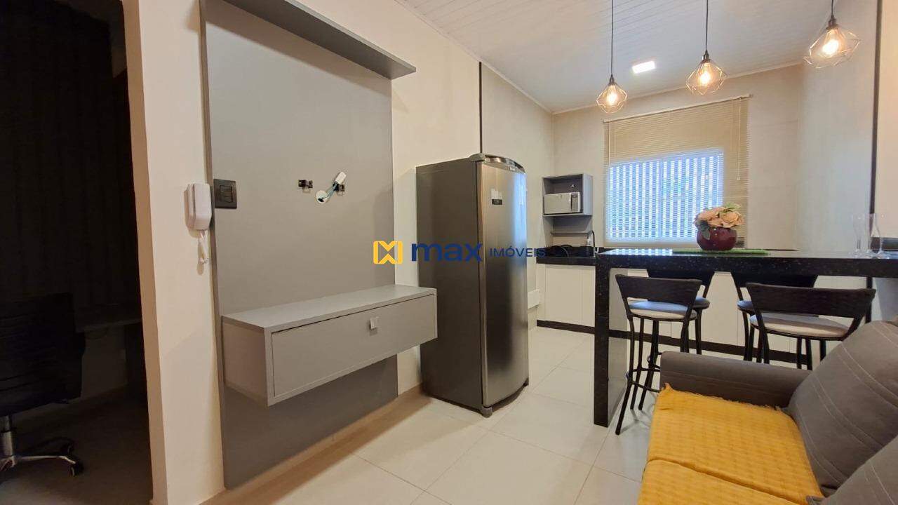 Apartamento para aluguel no Fazenda: Sala de estar/jantar e cozinha