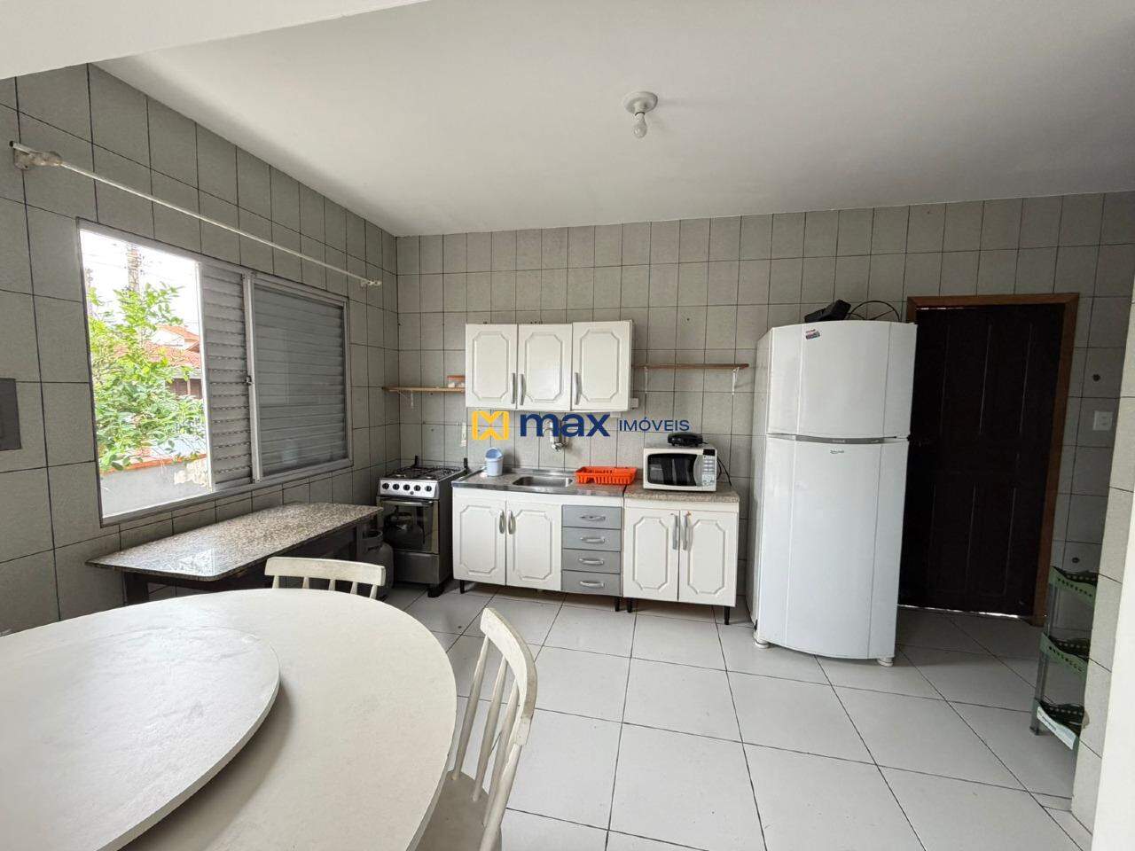 Casa para aluguel no Meia Praia: