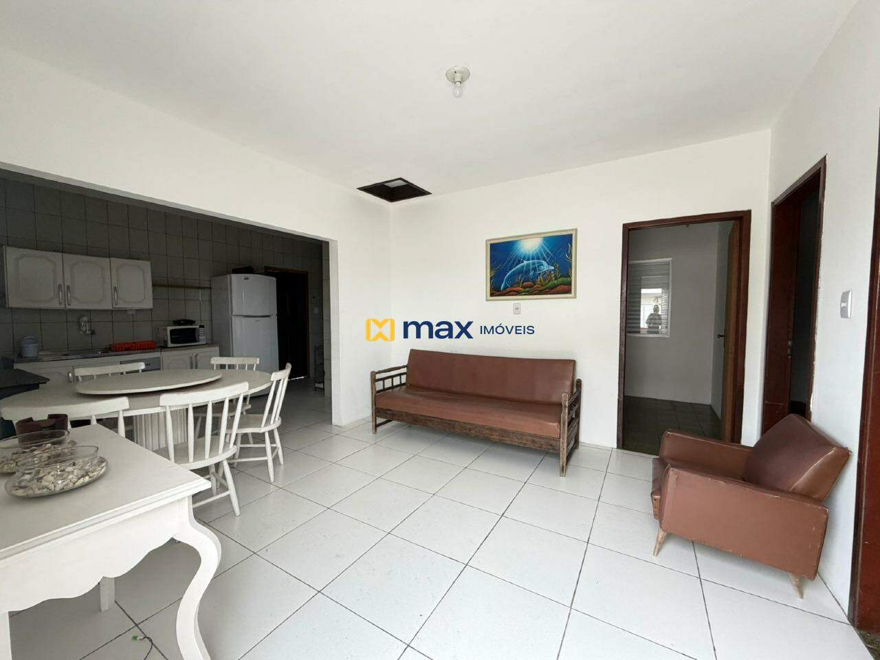 Casa para aluguel no Meia Praia: Sala