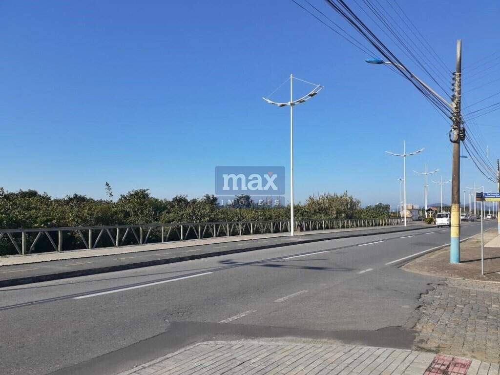Casa para aluguel no Meia Praia: